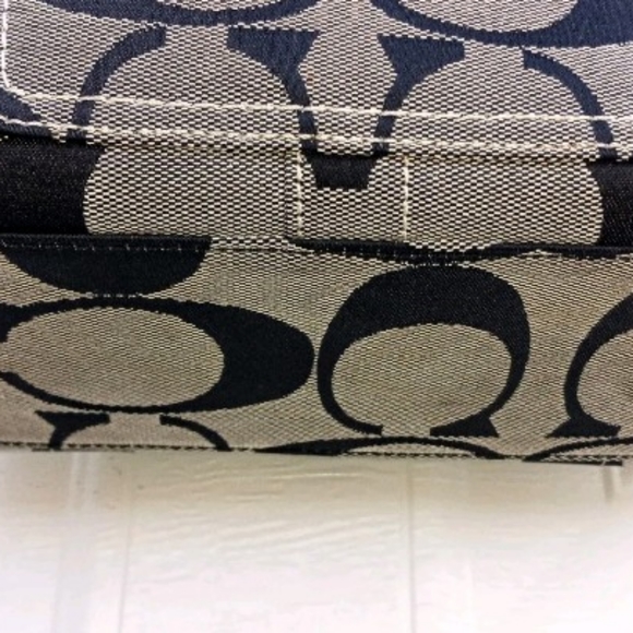 SOLD- Coach Signature Jacquard HandBag L0771 11688 - Picture 5 of 7